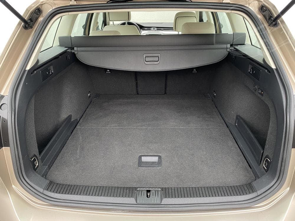 2016 Volkswagen Passat - 7