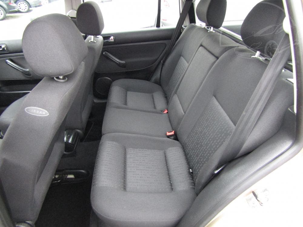 2003 Volkswagen GOLF - 10