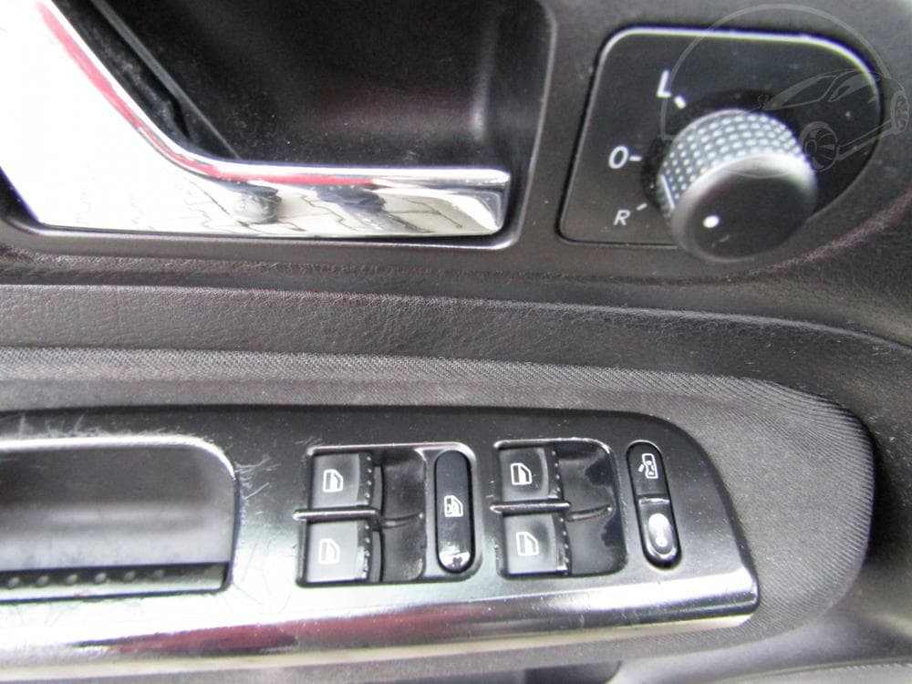 2003 Volkswagen GOLF - 11