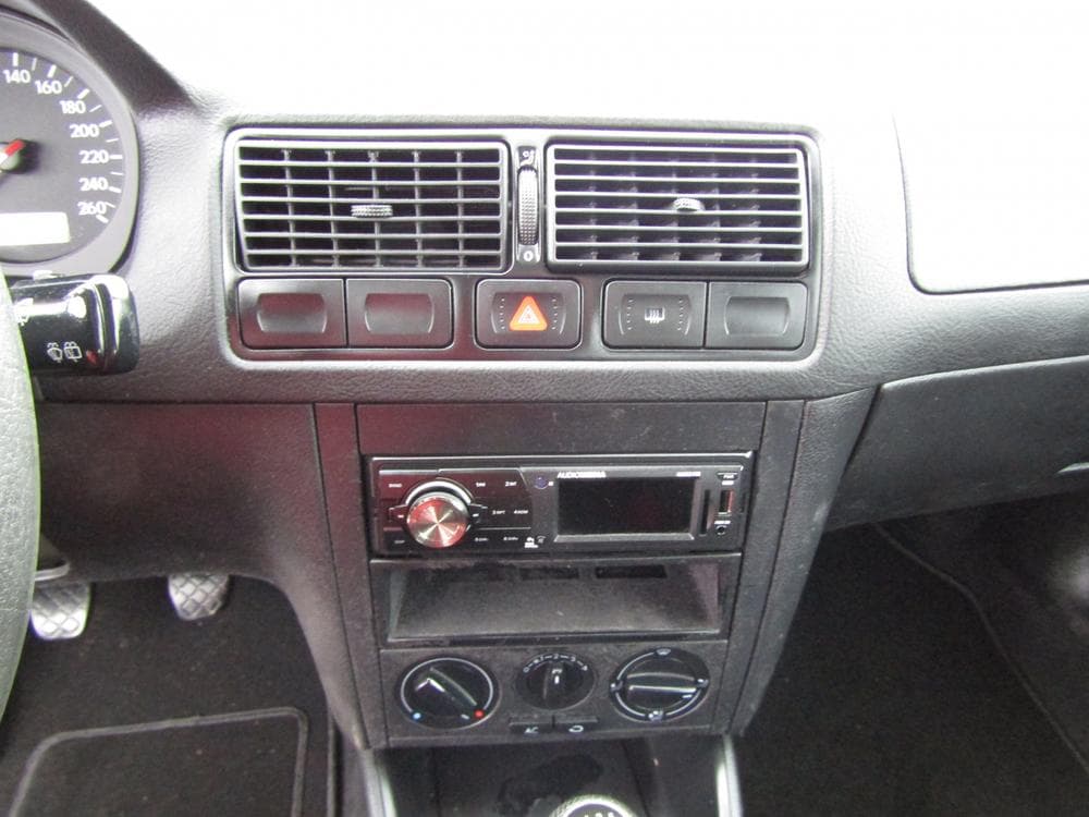 2003 Volkswagen GOLF - 12