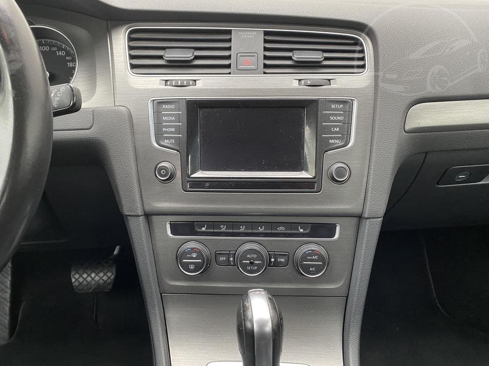 2013 Volkswagen GOLF - 34