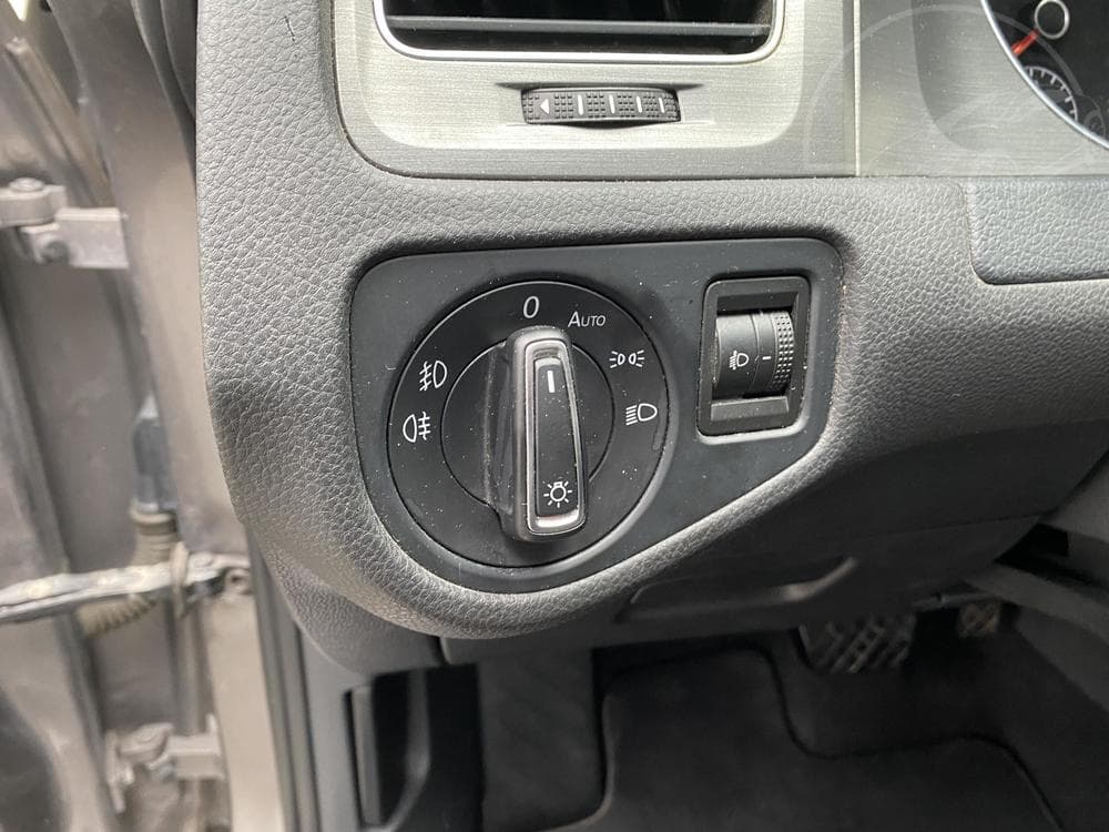 2013 Volkswagen GOLF - 43