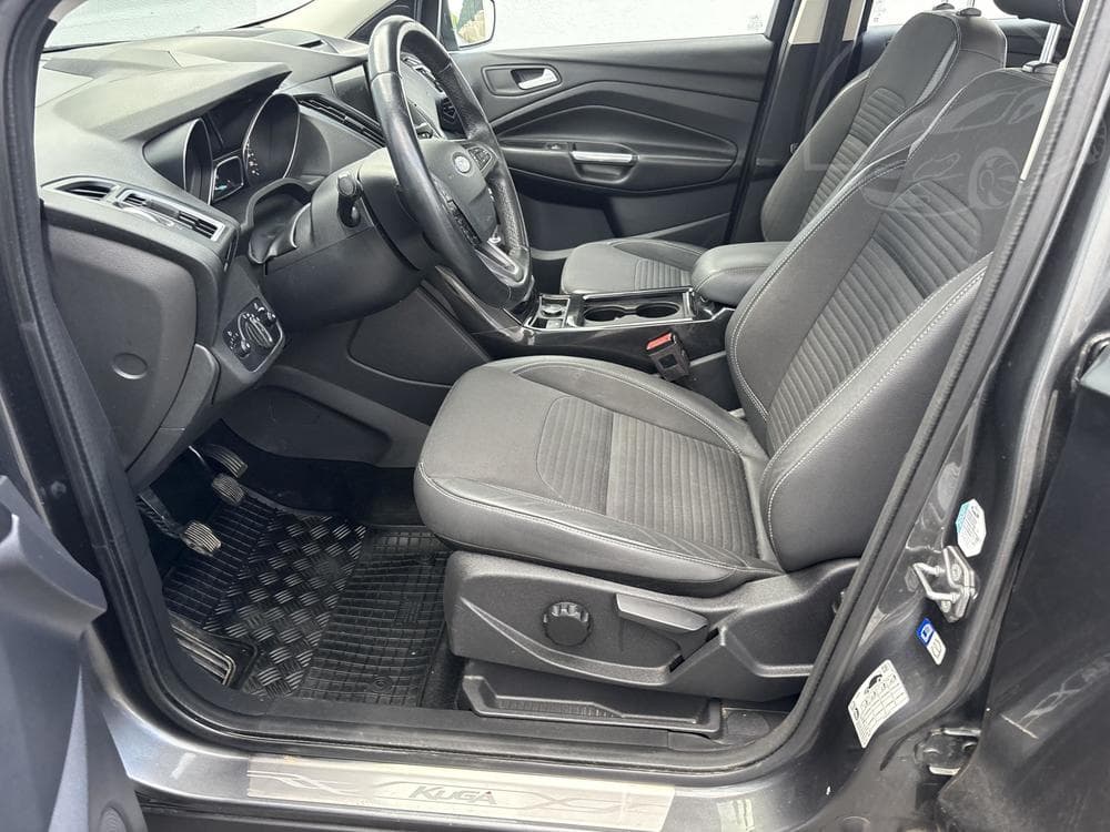 2019 Ford KUGA - 25