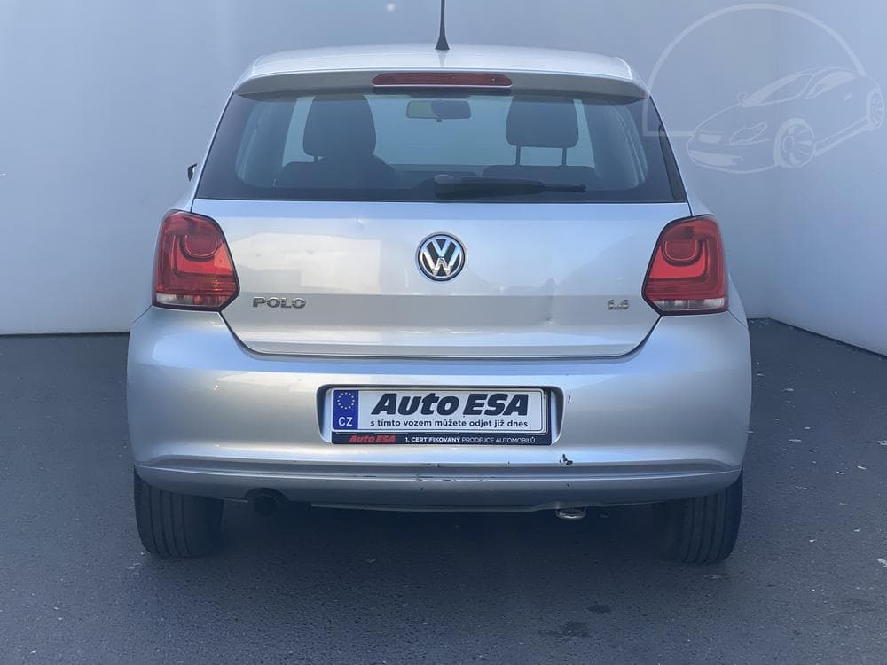 2011 Volkswagen POLO - 9