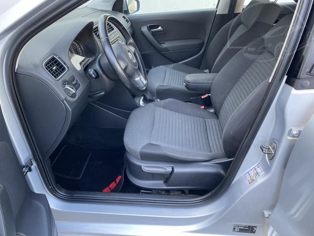 2011 Volkswagen POLO - 17