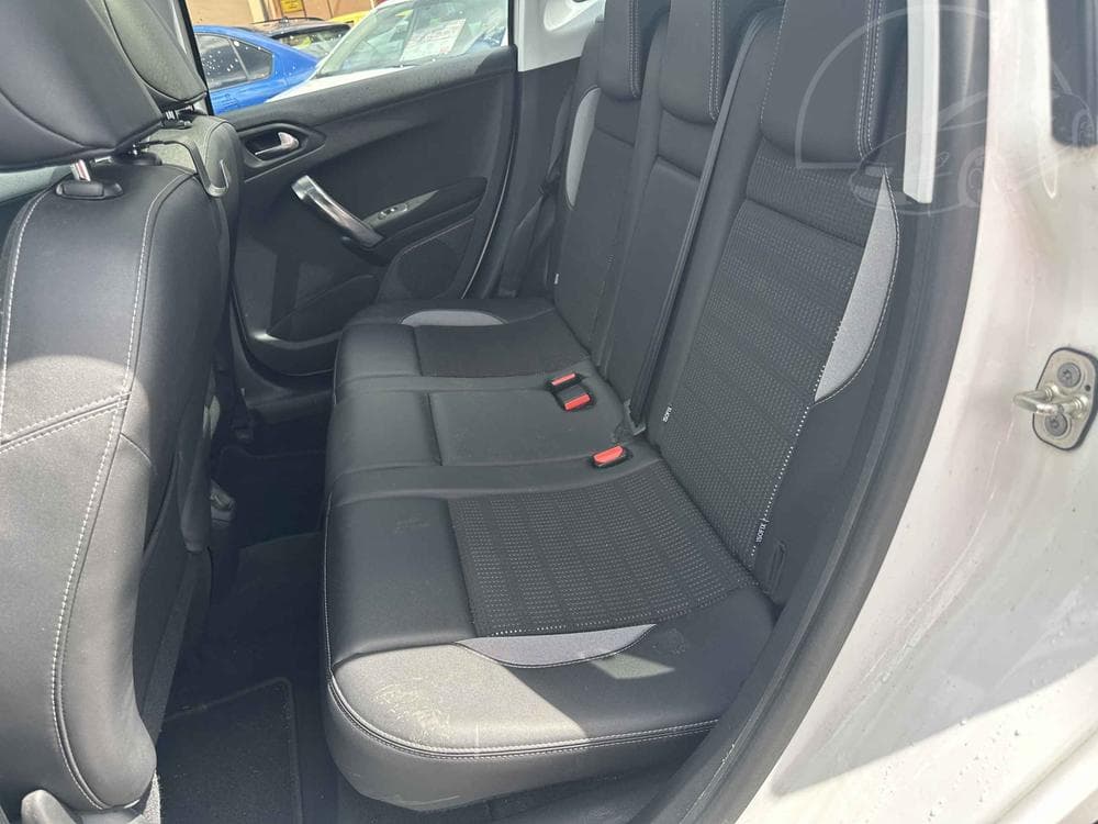 2015 Peugeot 2008 - 10