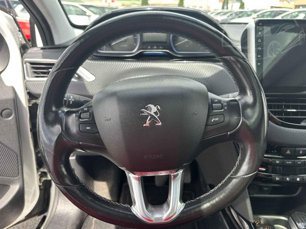 2015 Peugeot 2008 - 12