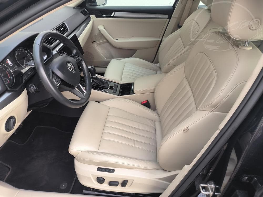 2017 Škoda SUPERB - 31