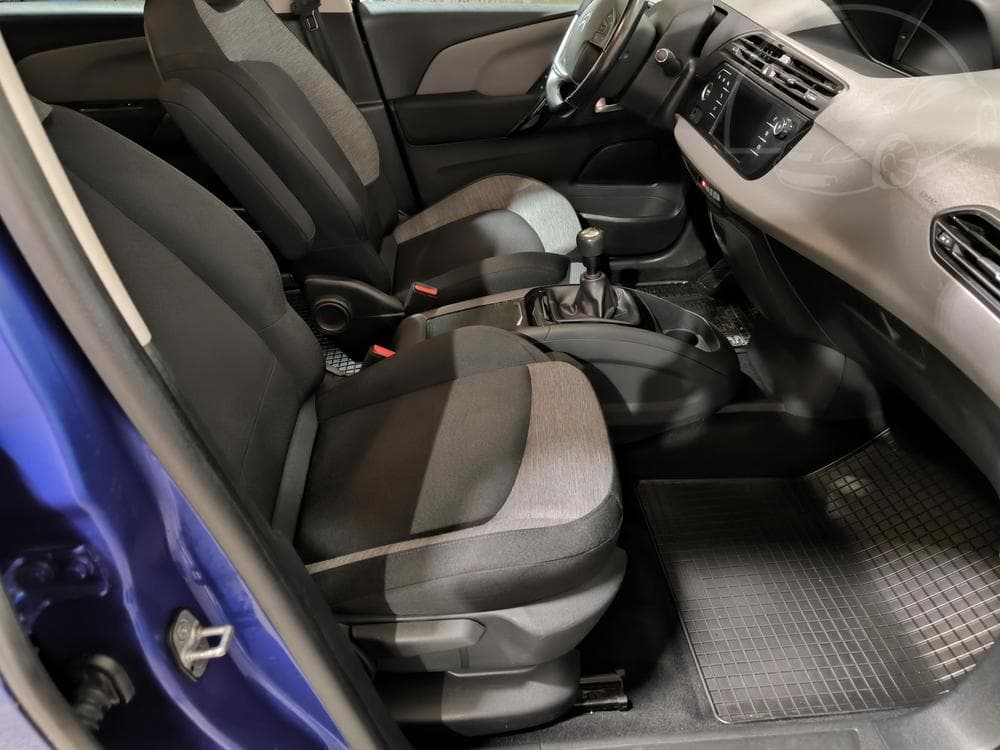 2017 Citroen C4 - 11