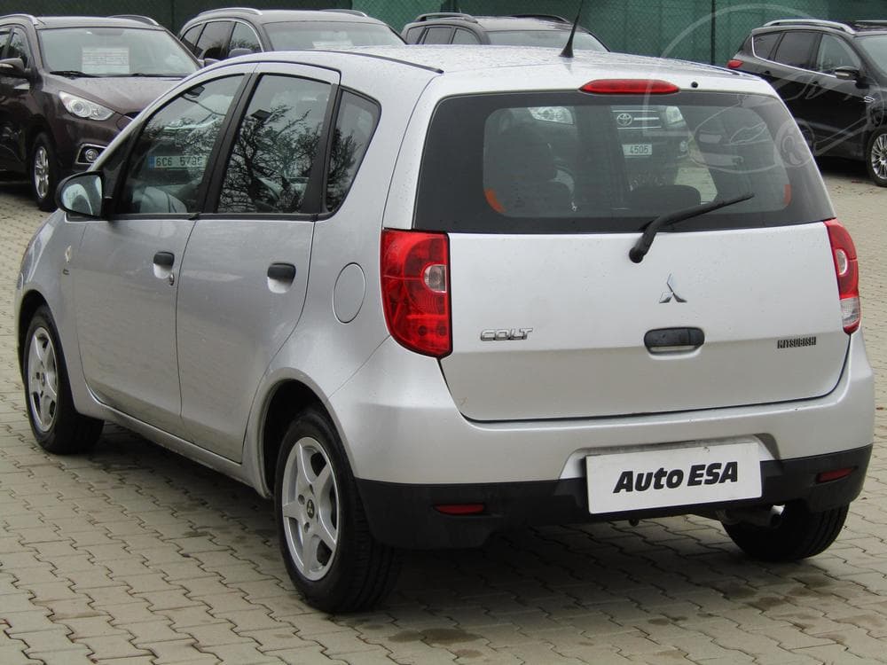 2009 Mitsubishi Colt - 11