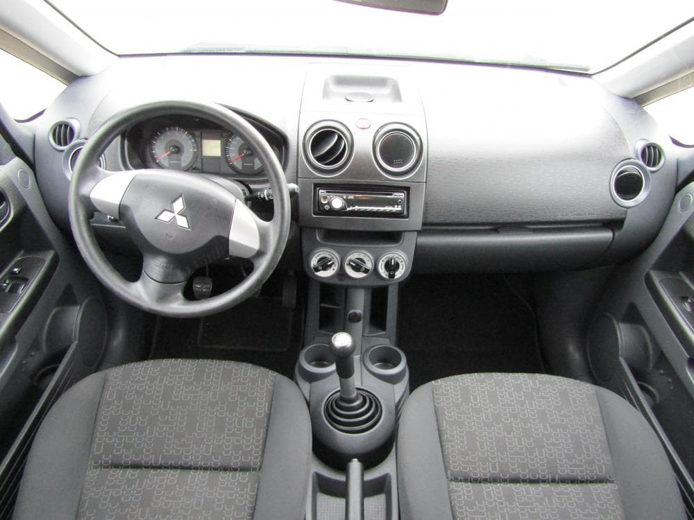 2009 Mitsubishi Colt - 15