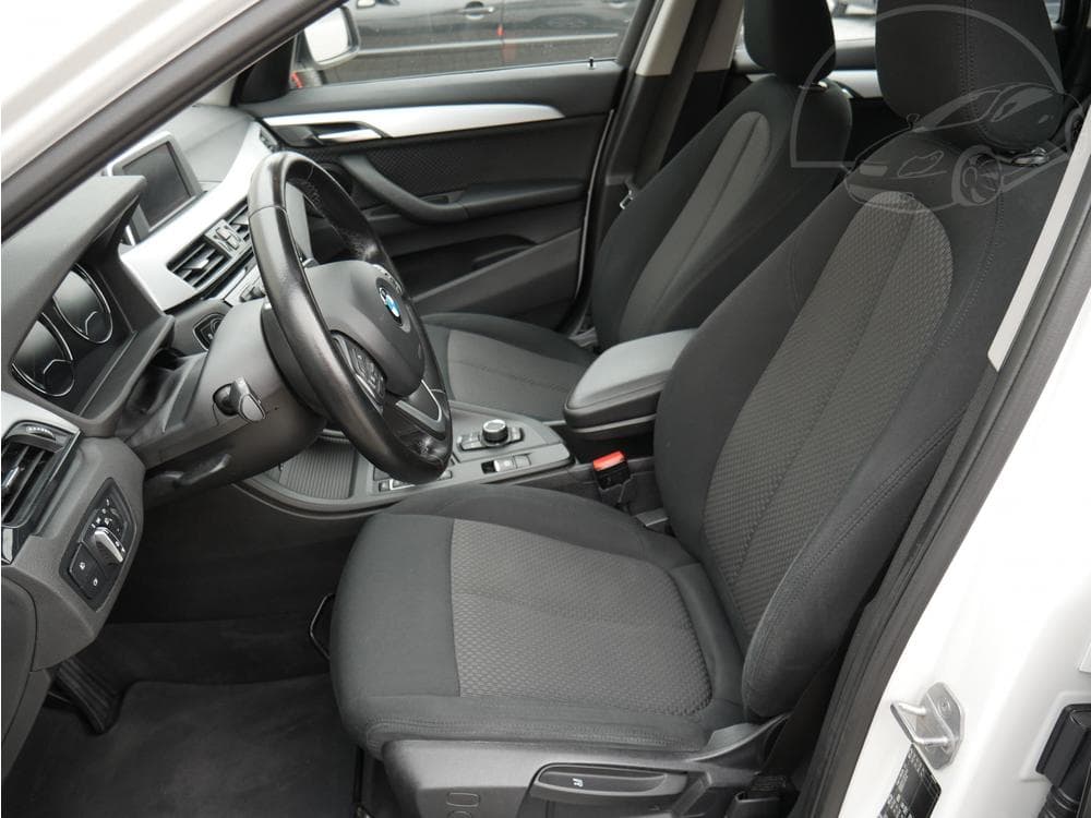2018 BMW X1 - 25