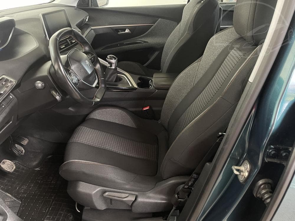 2017 Peugeot 5008 - 33