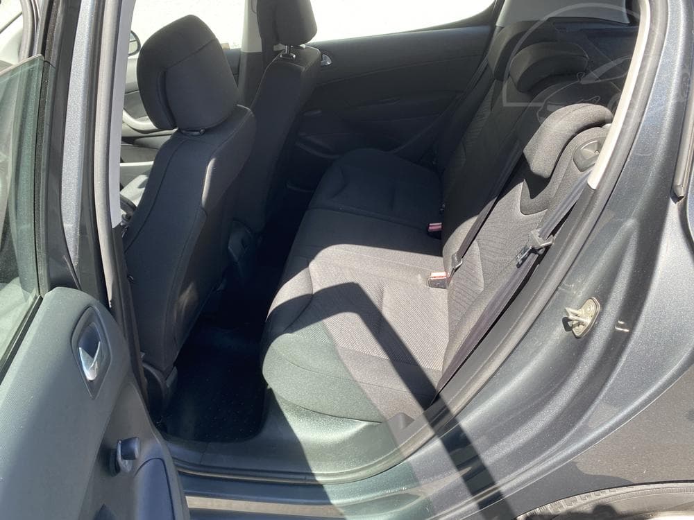2008 Peugeot 308 - 19