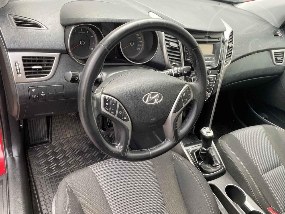 2013 Hyundai i30 - 12