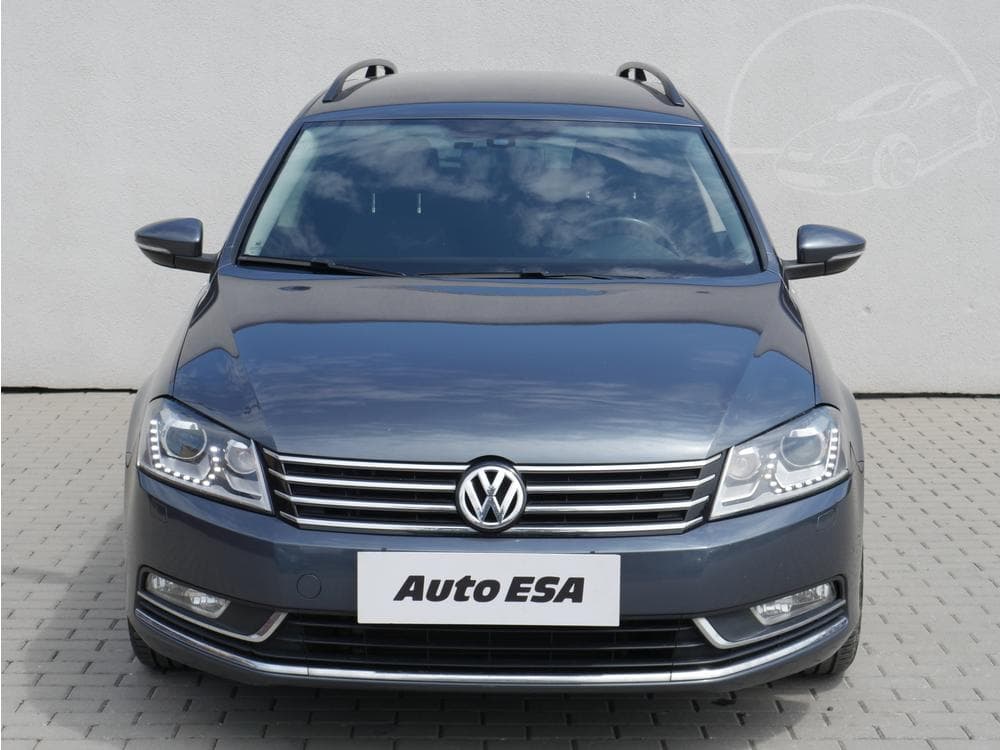 2011 Volkswagen PASSAT - 2
