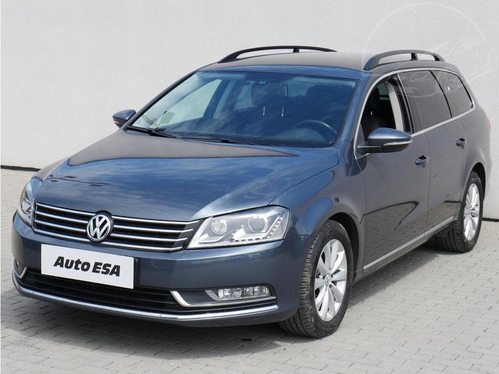 2011 Volkswagen PASSAT - 3