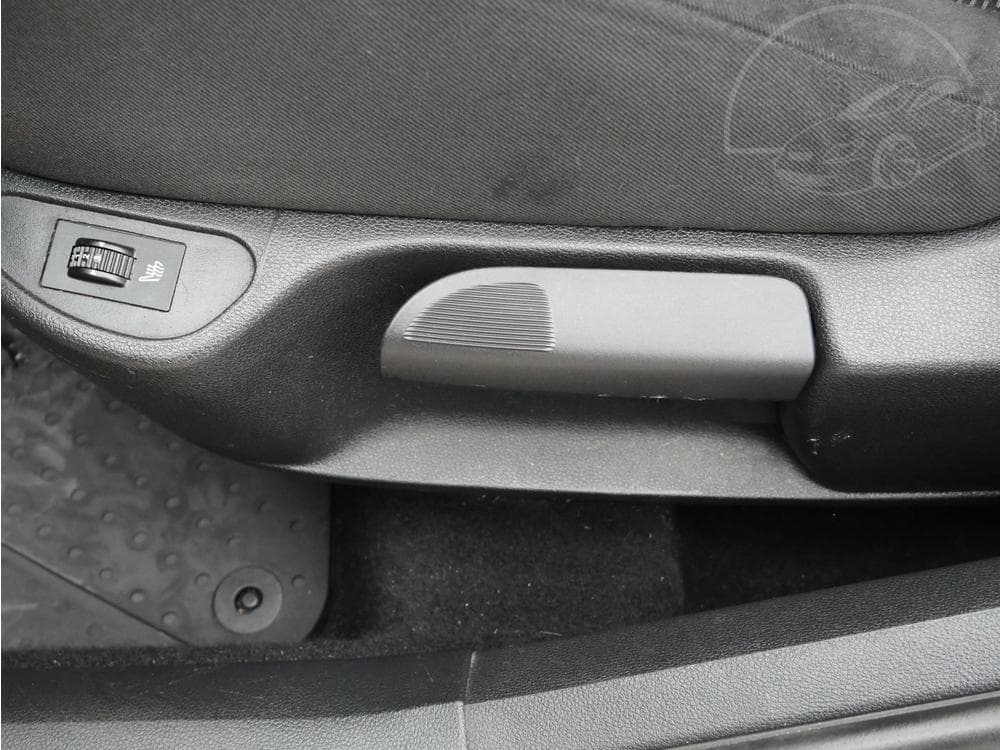 2013 Peugeot 308 - 13