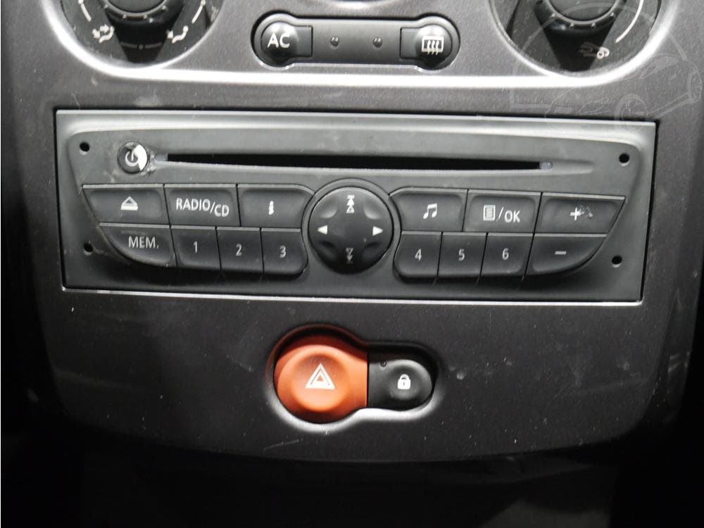 2012 Renault CLIO - 12