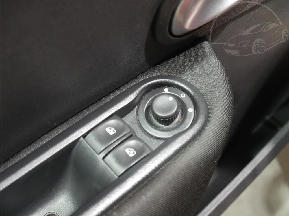 2012 Renault CLIO - 14