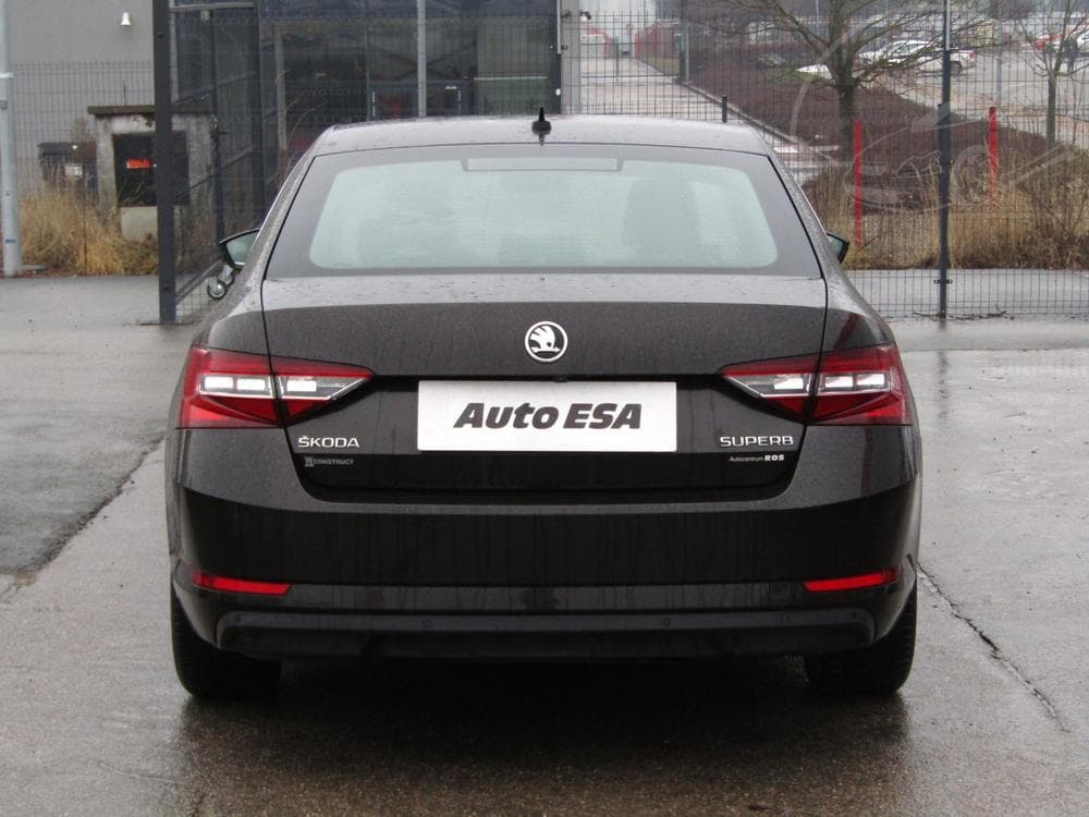 2015 Škoda SUPERB - 9