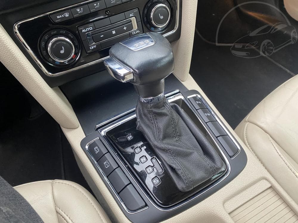 2010 Škoda SUPERB - 31