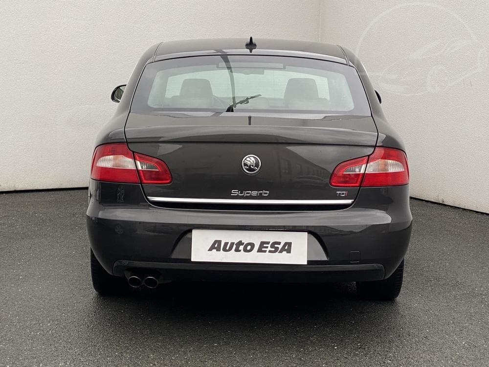 2010 Škoda SUPERB - 9