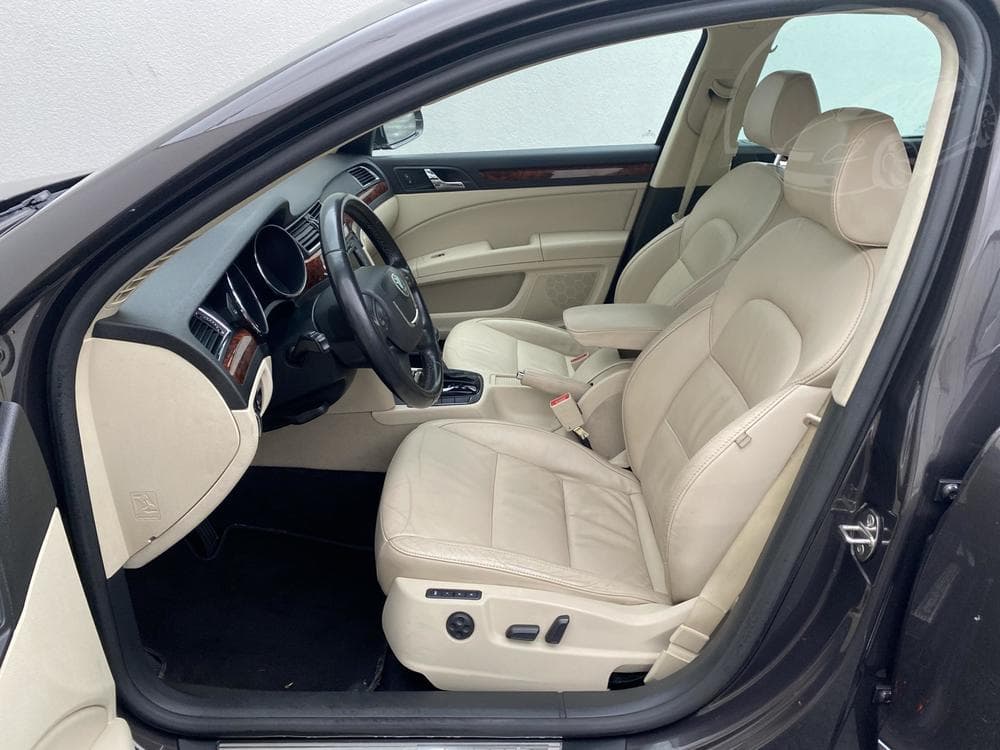 2010 Škoda SUPERB - 17