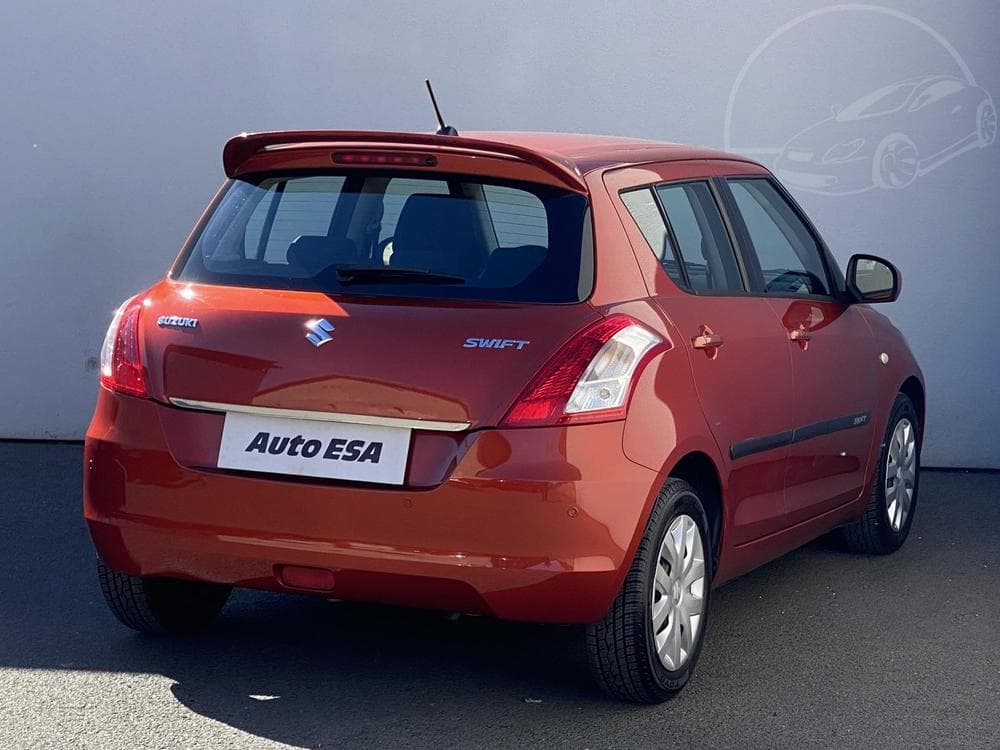 2011 Suzuki SWIFT - 4