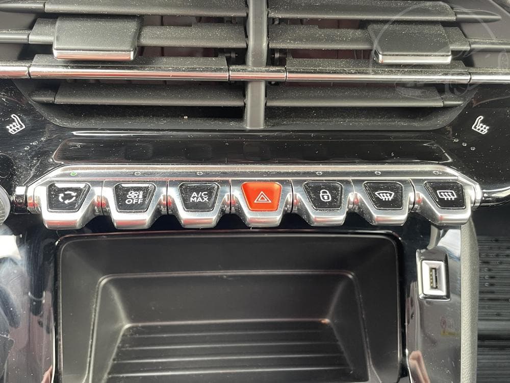 2020 Peugeot 2008 - 13