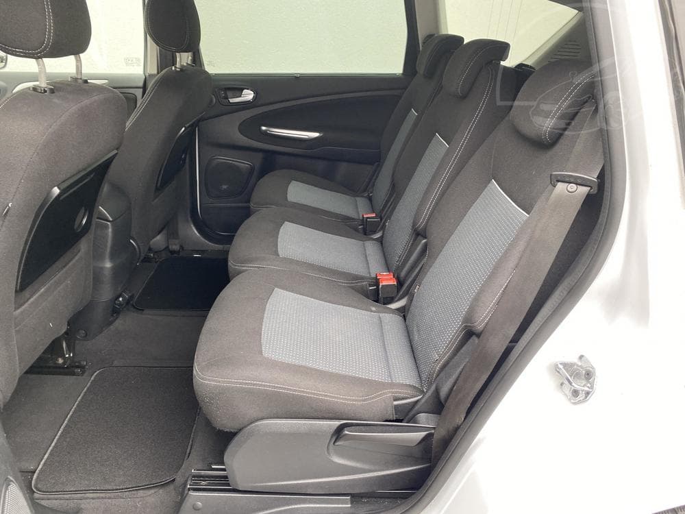 2014 Ford S-MAX - 19