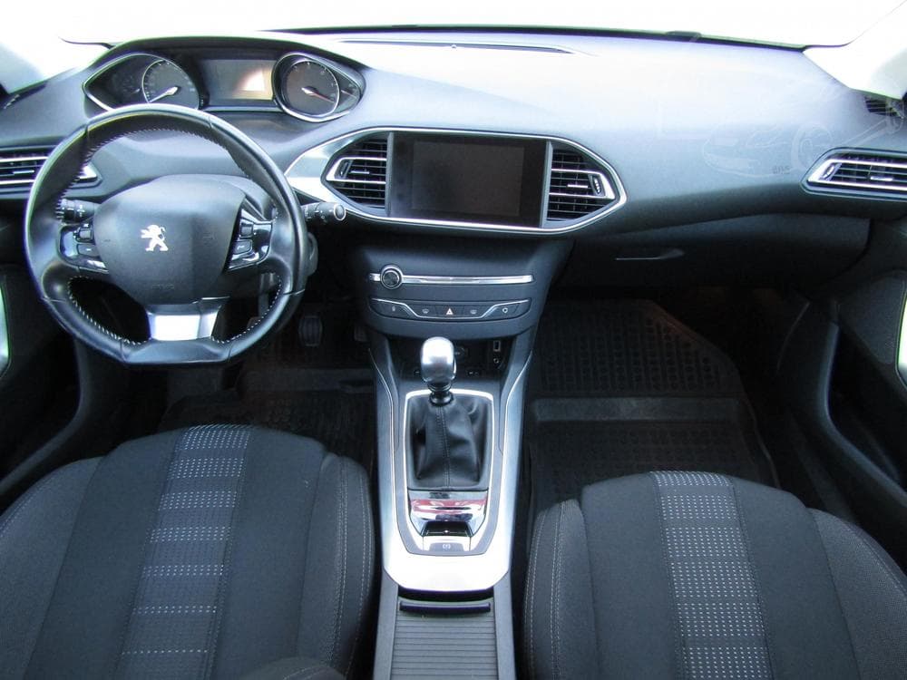 2016 Peugeot 308 - 8
