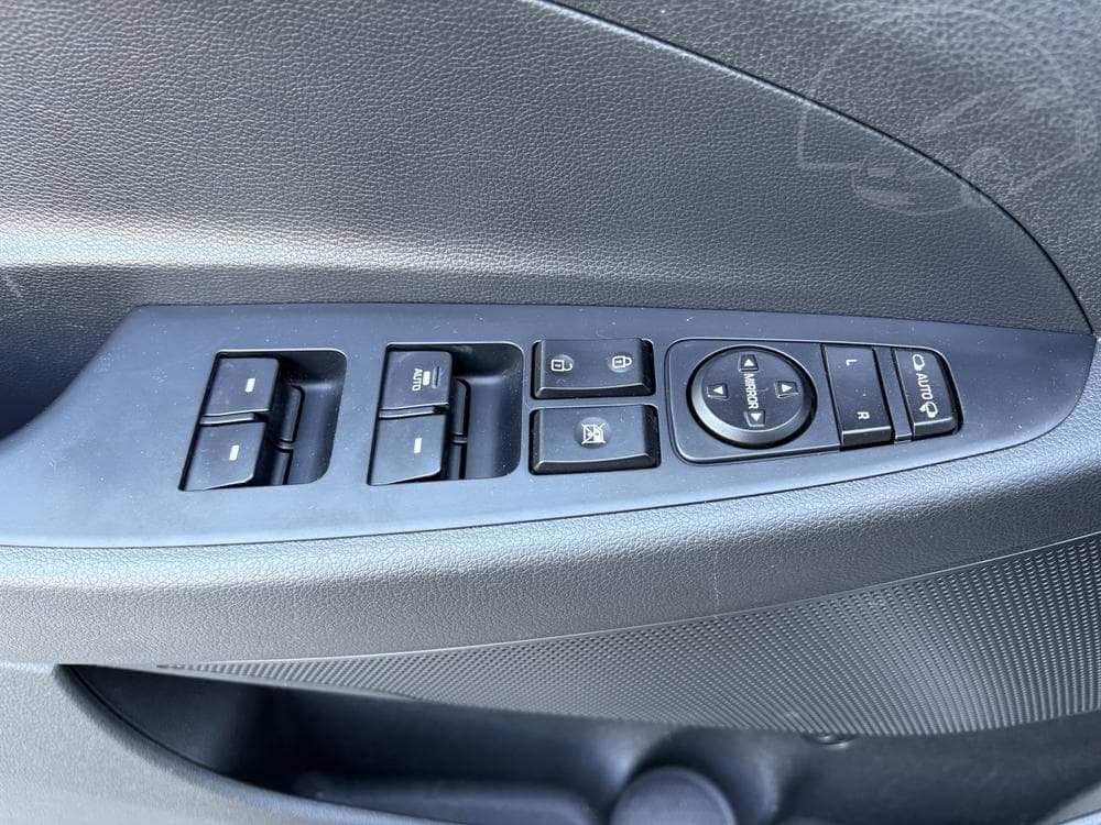 2015 Hyundai TUCSON - 12