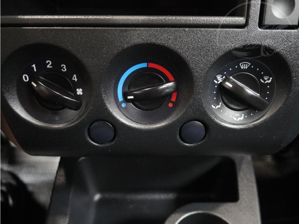 2005 Ford FIESTA - 27