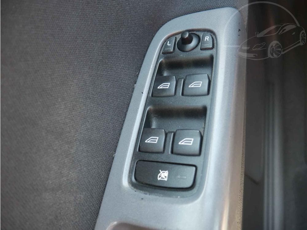 2004 Volvo S40 - 12