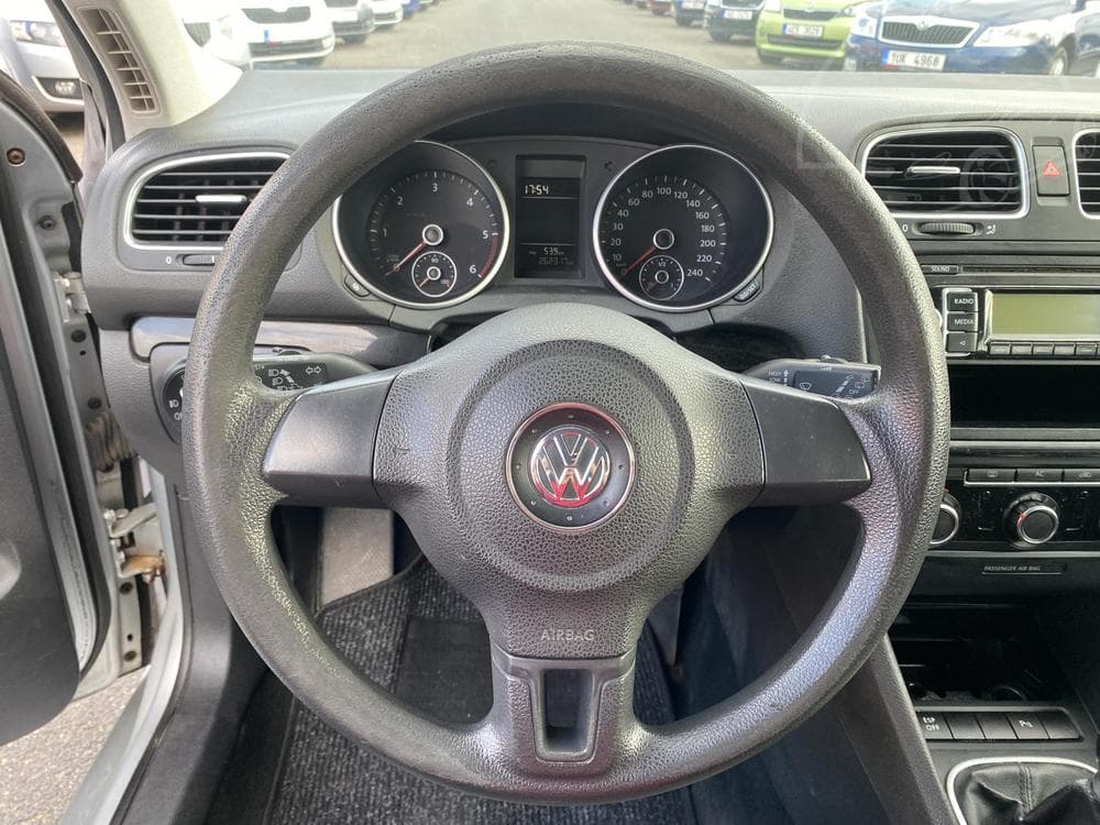2009 Volkswagen Golf - 37
