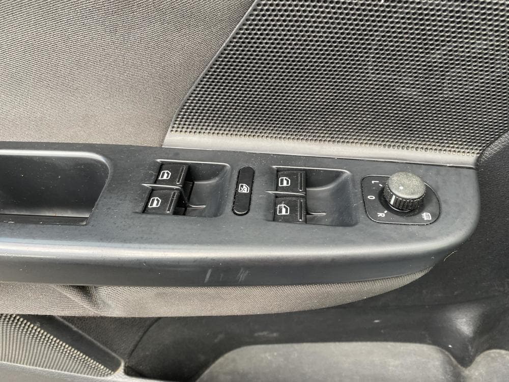 2009 Volkswagen Golf - 55