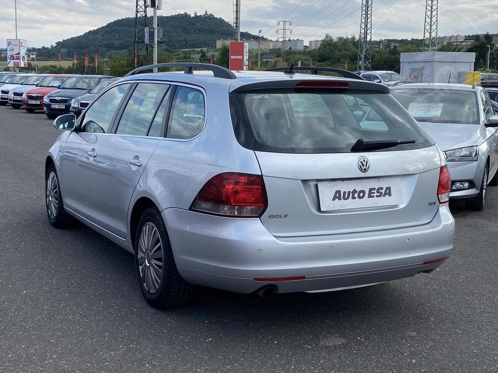 2009 Volkswagen Golf - 10