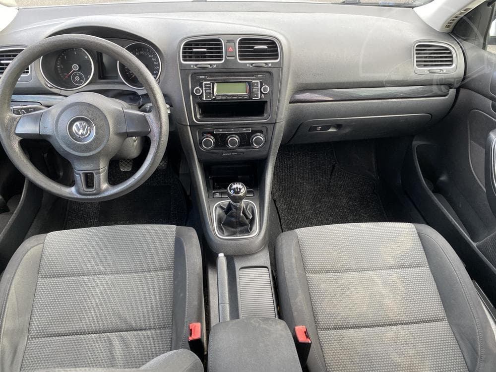 2009 Volkswagen Golf - 22