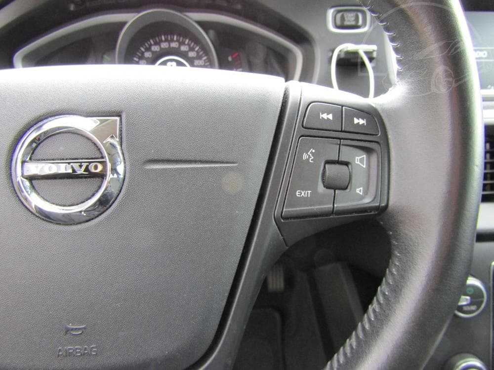 2016 Volvo V40 - 15