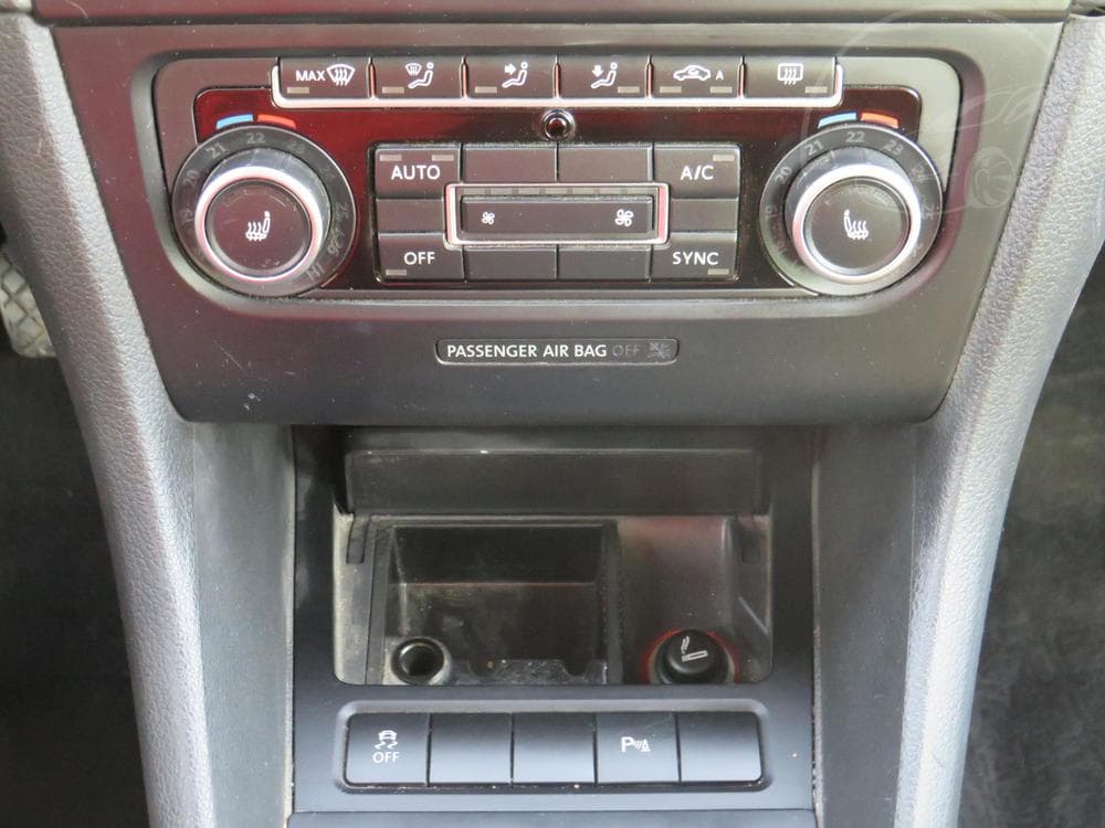 2013 Volkswagen GOLF - 16