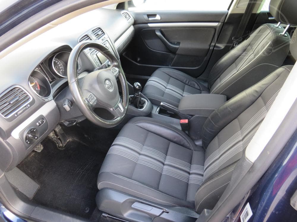 2013 Volkswagen GOLF - 9