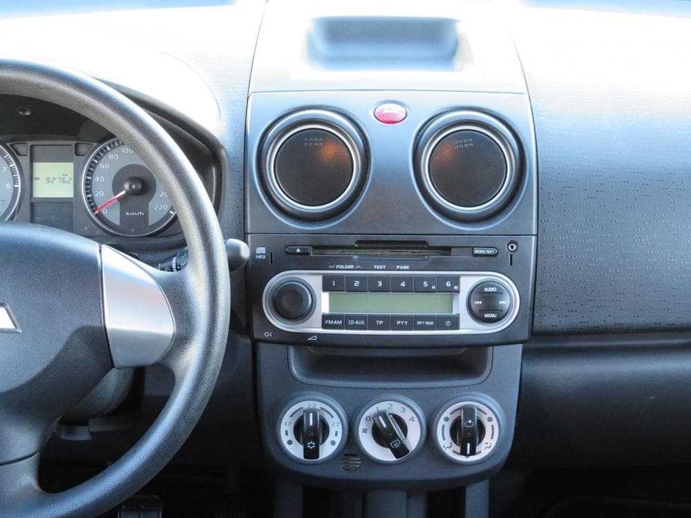 2012 Mitsubishi Colt - 31