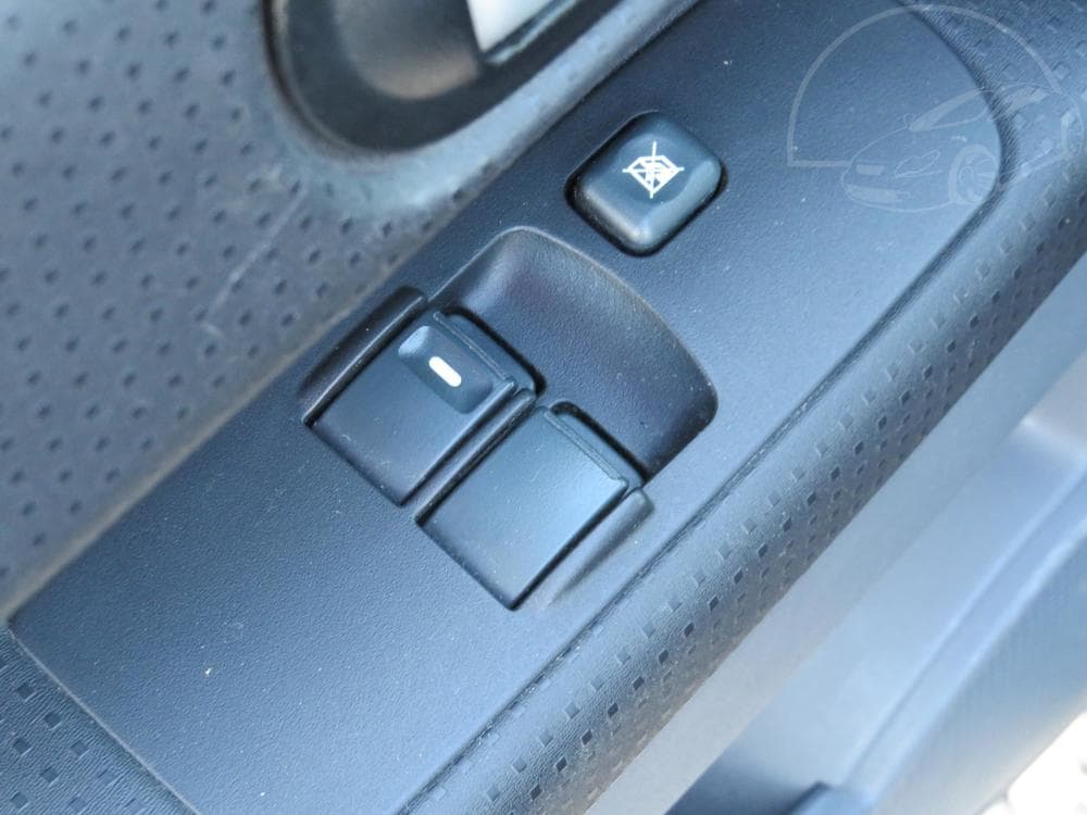 2012 Mitsubishi Colt - 34