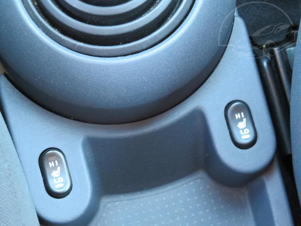 2012 Mitsubishi Colt - 43