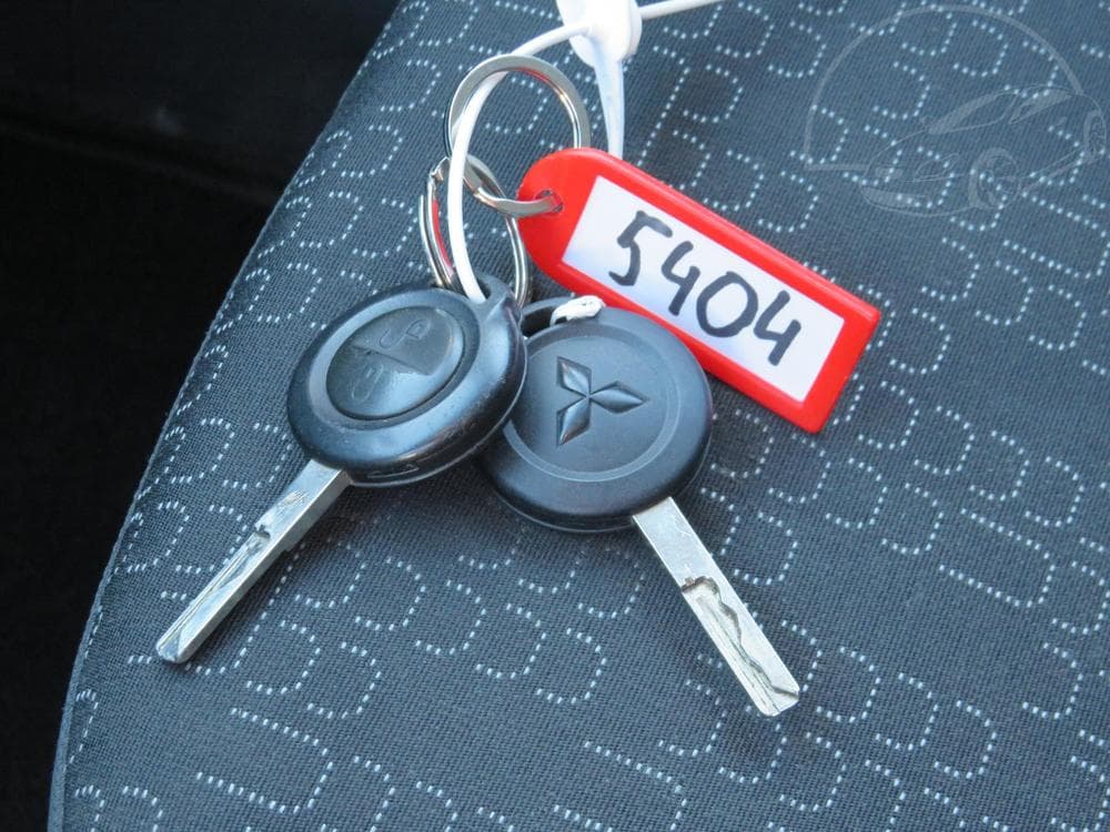 2012 Mitsubishi Colt - 52