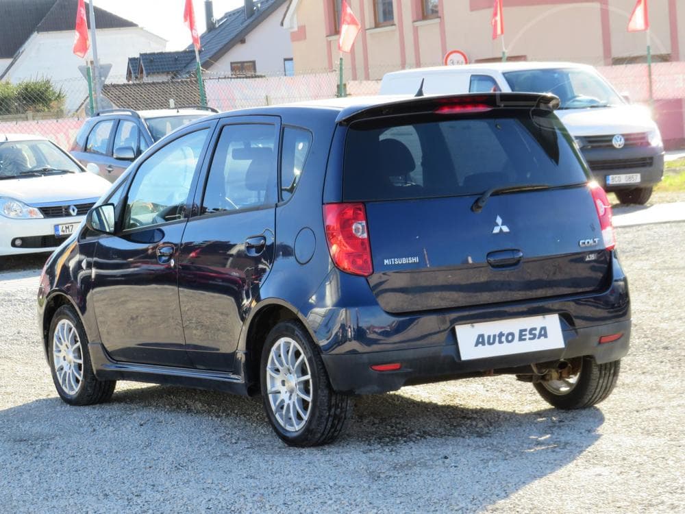 2012 Mitsubishi Colt - 16