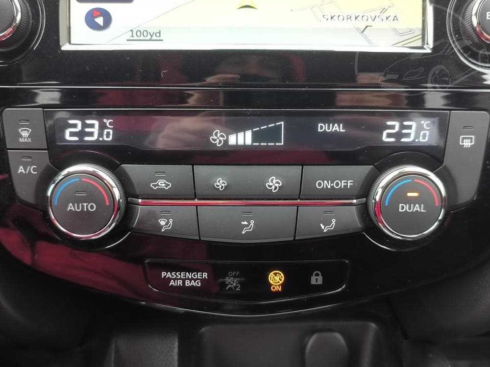 2015 Nissan QASHQAI - 40