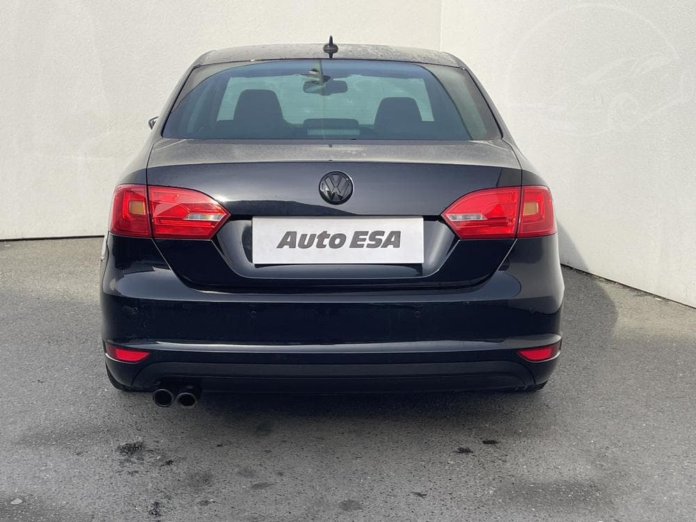 2011 Volkswagen JETTA - 5