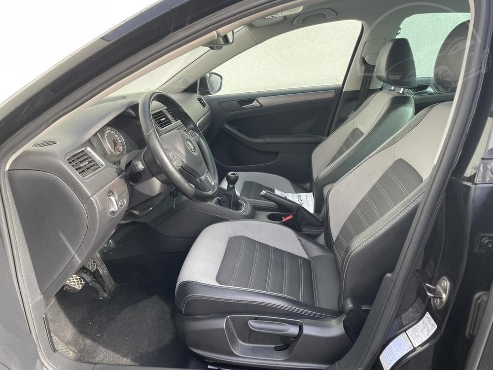 2011 Volkswagen JETTA - 8